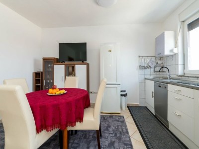 Apartment Gemütliche Ferienwohnung in Meeresnähe in Malinska - Features photo 12