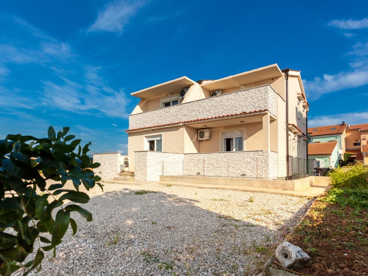 Apartment Apartment in Omišalj with Rooftop Terrace