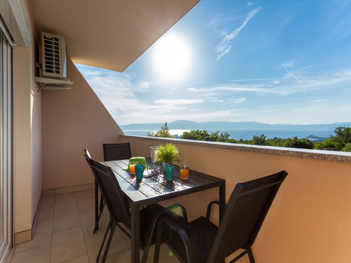 Apartment Apartment in Omišalj with Rooftop Terrace - Outdoor photo 2