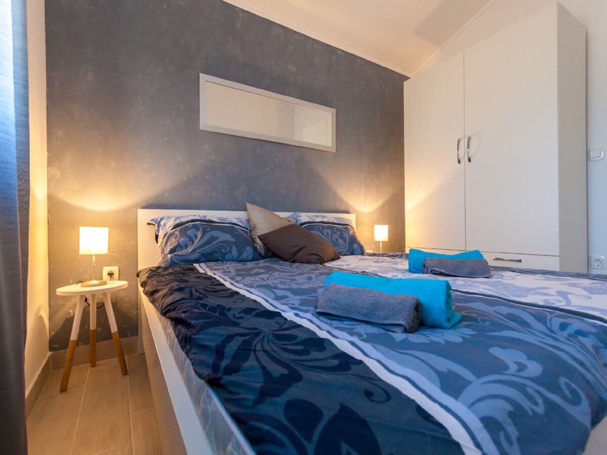 Apartment Apartment in Omišalj with Rooftop Terrace - Features photo 4