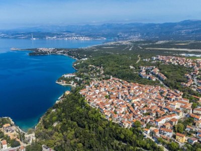 Apartment Apartment in Omišalj with Rooftop Terrace - Environment photo 19