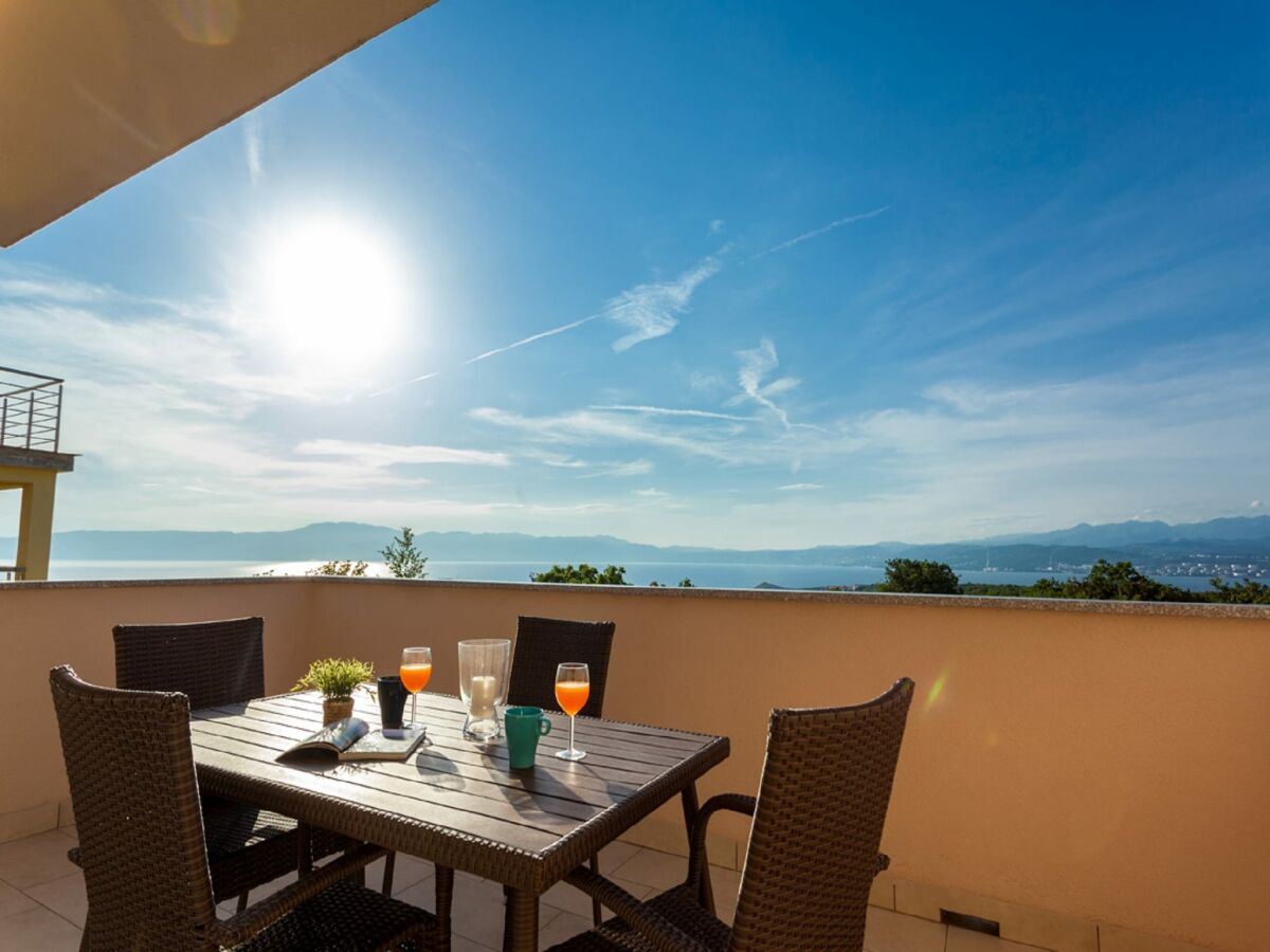 Apartment Wohnung in Omisalj am Strand - Outdoor photo 2