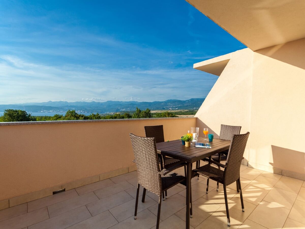 Apartment Wohnung in Omisalj am Strand - Outdoor photo 4