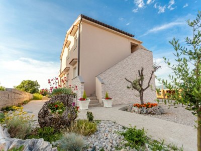 Apartment Wohnung in Omisalj am Strand - Outdoor photo 3