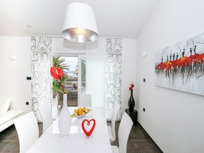 Apartment Luxurious Apartment in Zadar with Garden - Features photo 26