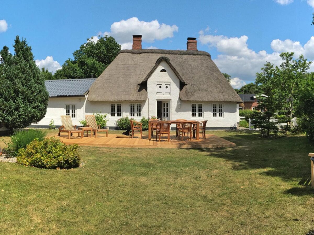 Holiday park reetgedecktes Ferienhaus in Humptrup - Outdoor photo 3