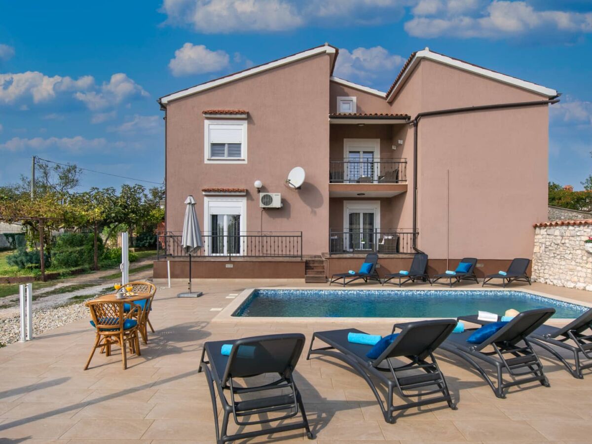 Holiday house Villa Lara with private pool - Outdoor photo 5