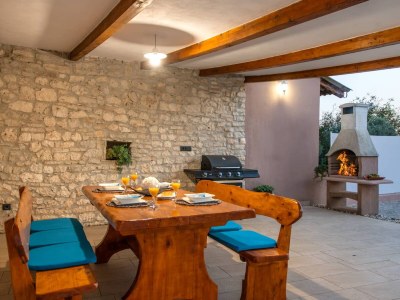 Holiday house Villa Lara with private pool - Outdoor photo 8