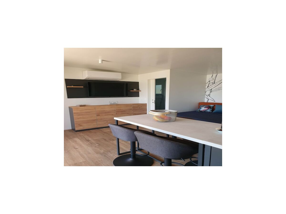 caravan Mobile Homes Karlo & Dino - Superior Two Bedroom Mobile Home - Features photo 4