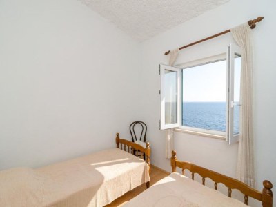 Holiday house Holiday Home Jasminka - Three Bedroom Holiday Home with Terrace and Sea View - Features photo 8