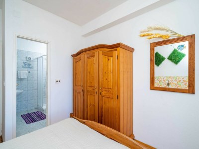 Apartment Apartments Nikolina (LU) - Two-Bedroom Apartment with Balcony - Features photo 6