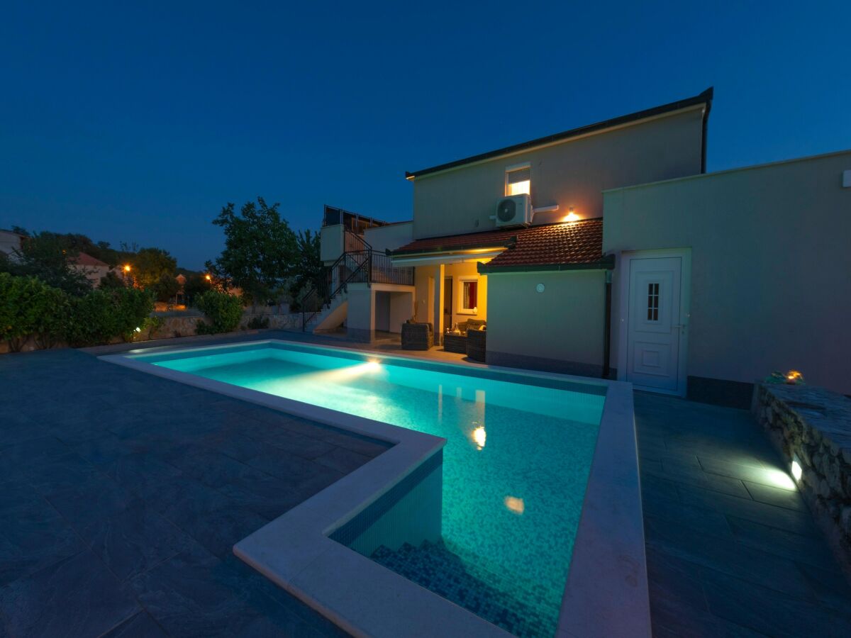 Villa Villa in Ugljane with private pool - Outdoor photo 2