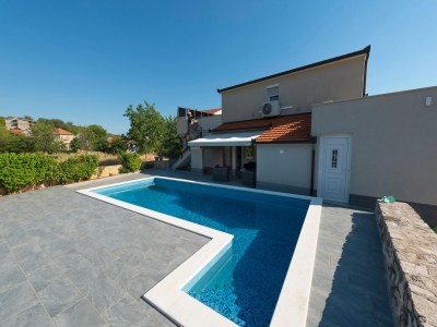 Villa Villa in Ugljane with private pool - Outdoor photo 10