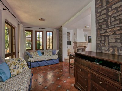 Holiday house Hillside Pool & Spa Retreat - Features photo 22