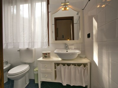 Holiday house Hillside Pool & Spa Retreat - Features photo 27