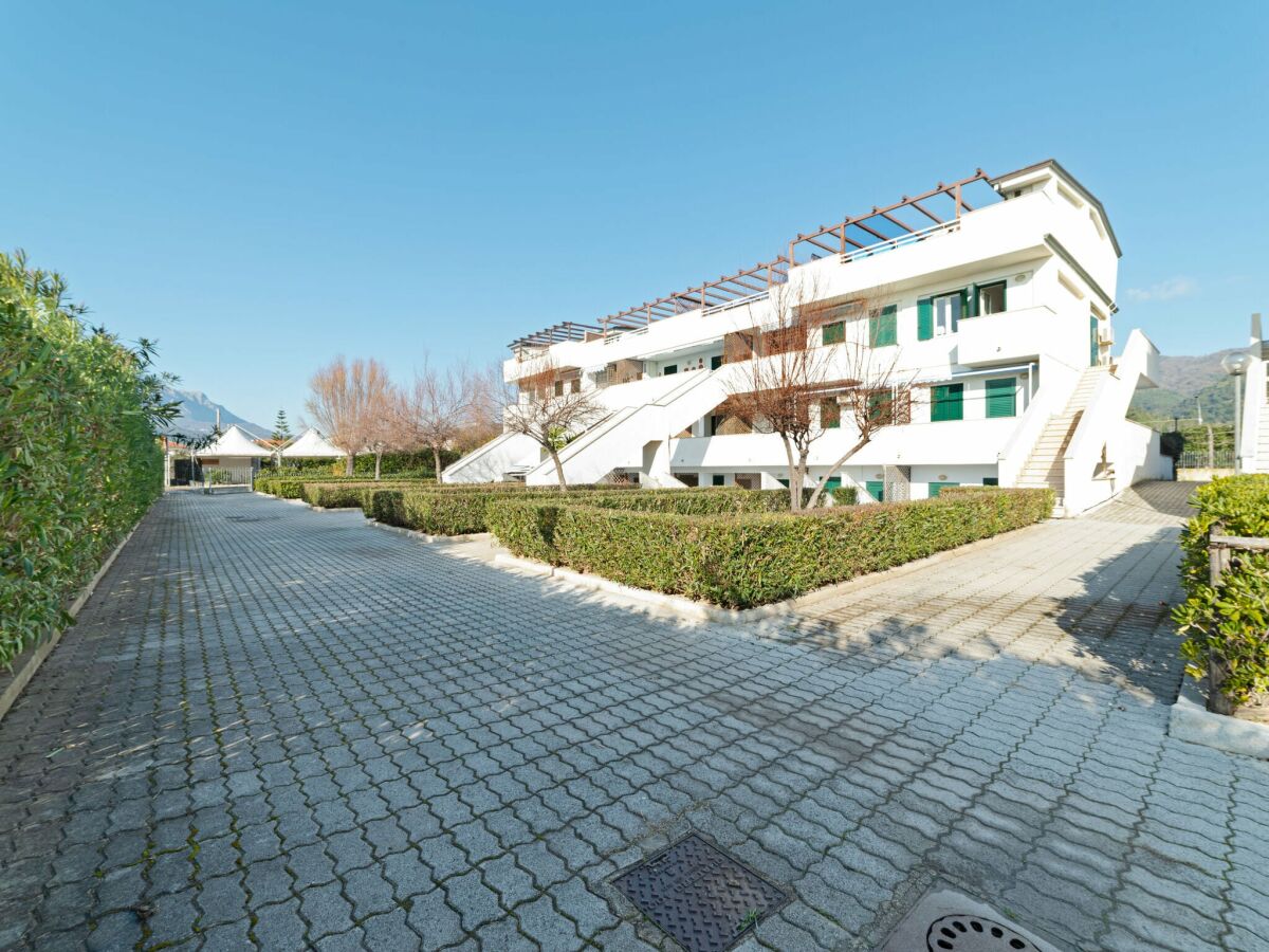 Apartment Belvilla by OYO Apartment in Policastro Bussentino - Outdoor photo 4