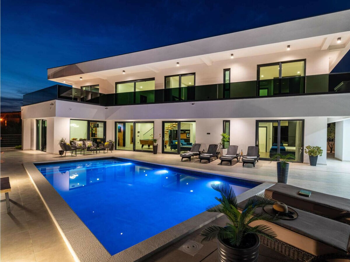 Villa Royal Hill with pool - Outdoor photo 2