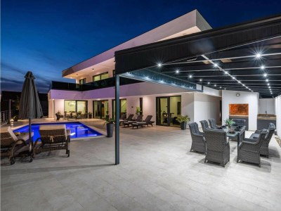 Villa Royal Hill with pool - Outdoor photo 19