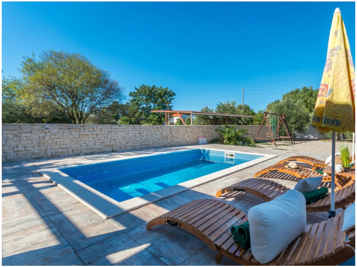 Holiday house Holiday Home Ema with pool - Outdoor photo 5