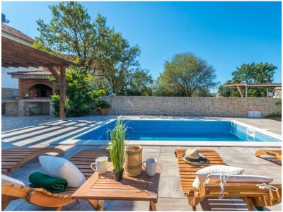 Holiday house Holiday Home Ema with pool - Outdoor photo 4