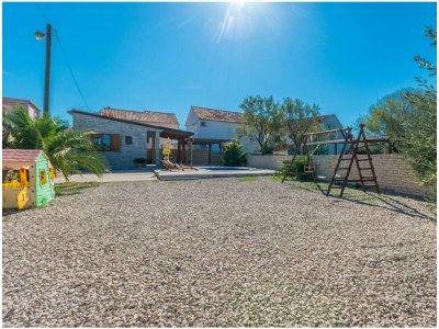 Holiday house Holiday Home Ema with pool - Outdoor photo 9