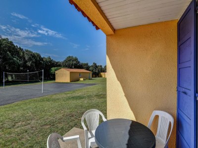 Holiday house Gîte  in a holiday park with pool - Outdoor photo 12