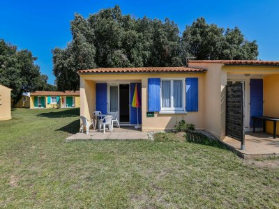 Holiday house Gîte  in a holiday park with pool - Outdoor photo 18