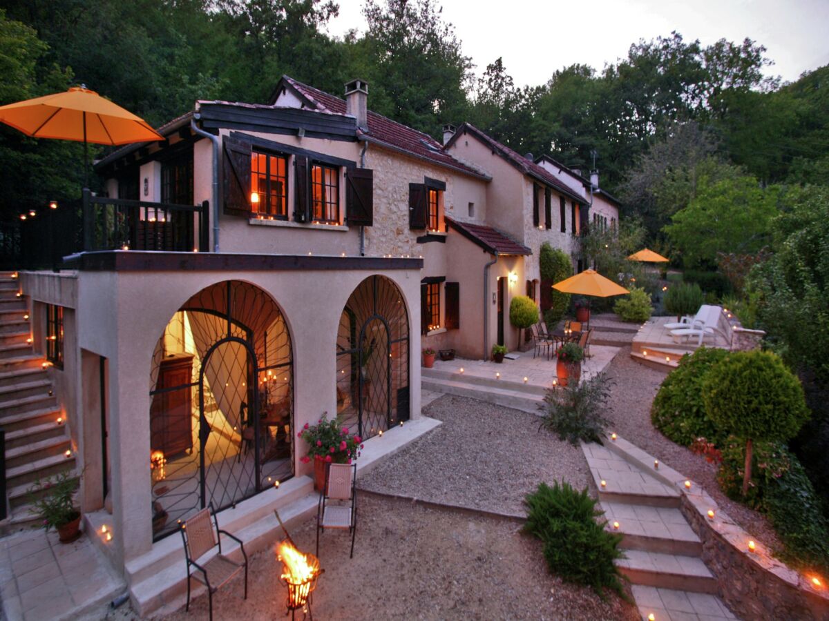 Holiday park Stylish stay on a private estate with sauna, heated pool and bubble bath - Outdoor photo 2