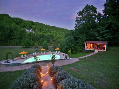 Holiday park Stylish stay on a private estate with sauna, heated pool and bubble bath - Outdoor photo 8