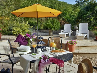 Holiday park Stylish stay on a private estate with sauna, heated pool and bubble bath - Outdoor photo 9