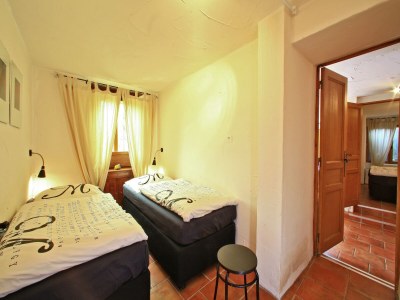 Holiday park Stylish stay on a private estate with sauna, heated pool and bubble bath - Features photo 11