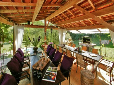 Holiday park Stylish stay on a private estate with sauna, heated pool and bubble bath - Outdoor photo 23