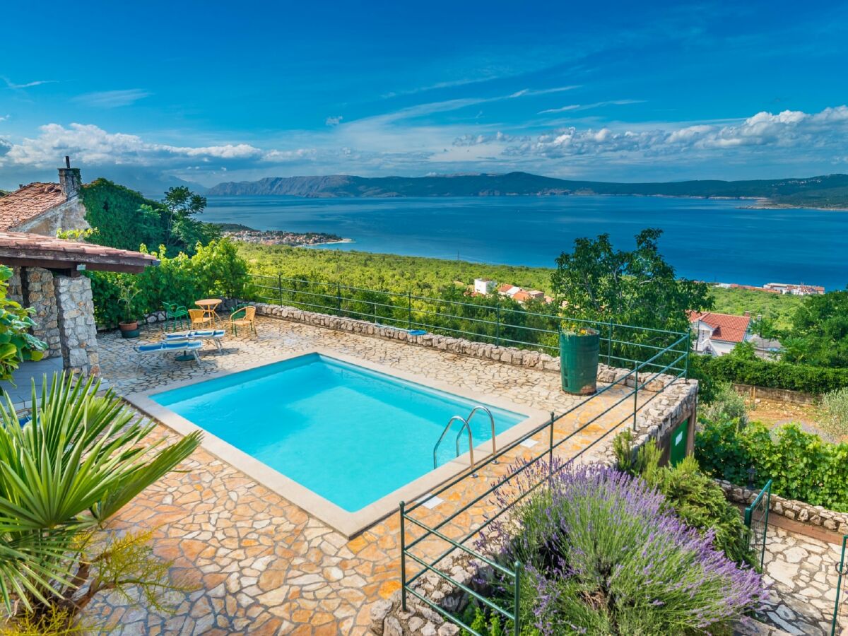 Villa Apartment in Crikvenica with Scenic Terrace - Outdoor photo 4