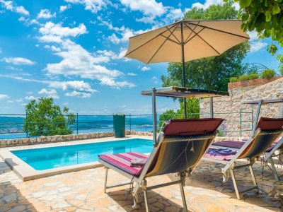 Villa Apartment in Crikvenica with Scenic Terrace - Outdoor photo 5