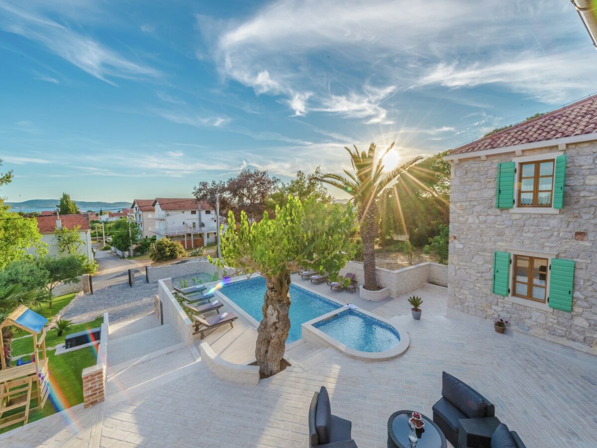 Villa Villa in Sukošan mit Pool am Meer - Outdoor photo 3