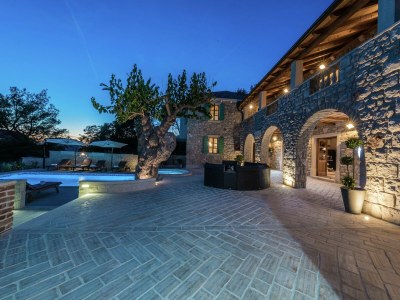 Villa Villa in Sukošan mit Pool am Meer - Features photo 13