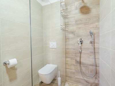 Villa Villa in Sukošan mit Pool am Meer - Features photo 25