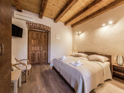 Villa Villa in Sukošan mit Pool am Meer - Features photo 29