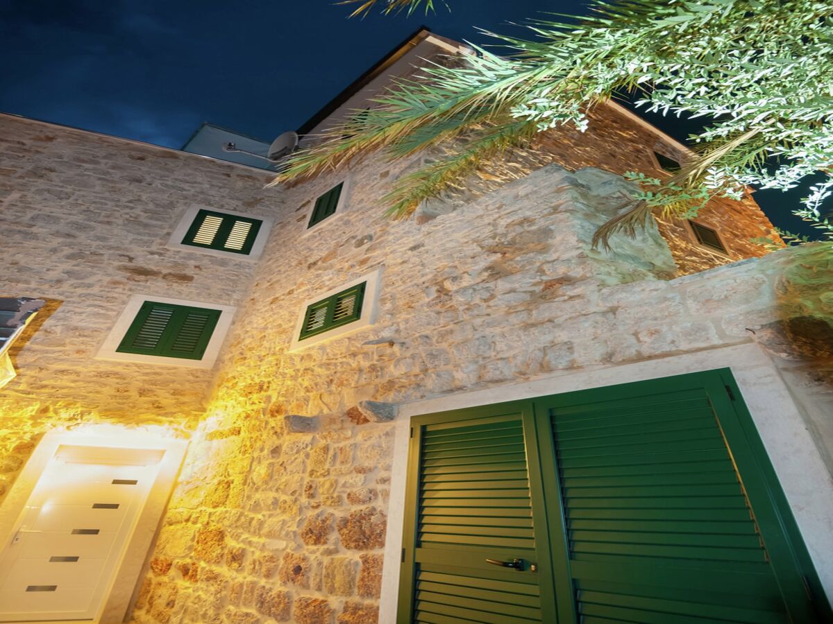 Villa Villa in Bol with Pool and Sea View - Outdoor photo 2