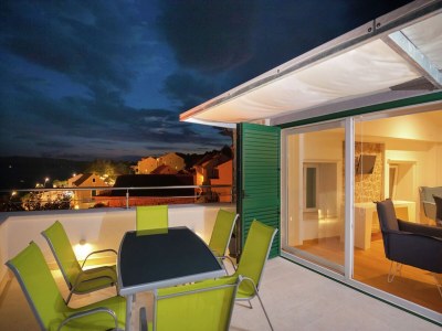 Villa Villa in Bol with Pool and Sea View - Outdoor photo 7