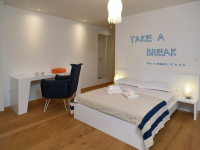 Villa Villa in Bol with Pool and Sea View - Features photo 12