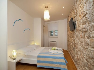 Villa Villa in Bol with Pool and Sea View - Features photo 19