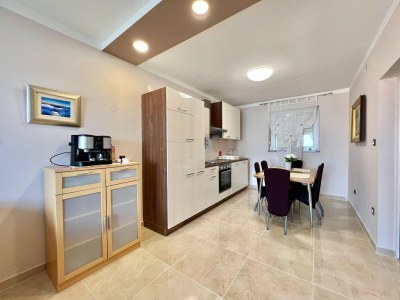 Apartment Apartment in Dramalj near Beach & Pool - Features photo 15