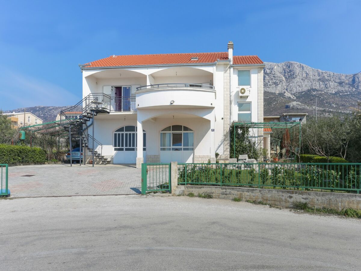 Apartment Apartment in Kaštel Gomilica near the Sea - Outdoor photo 2