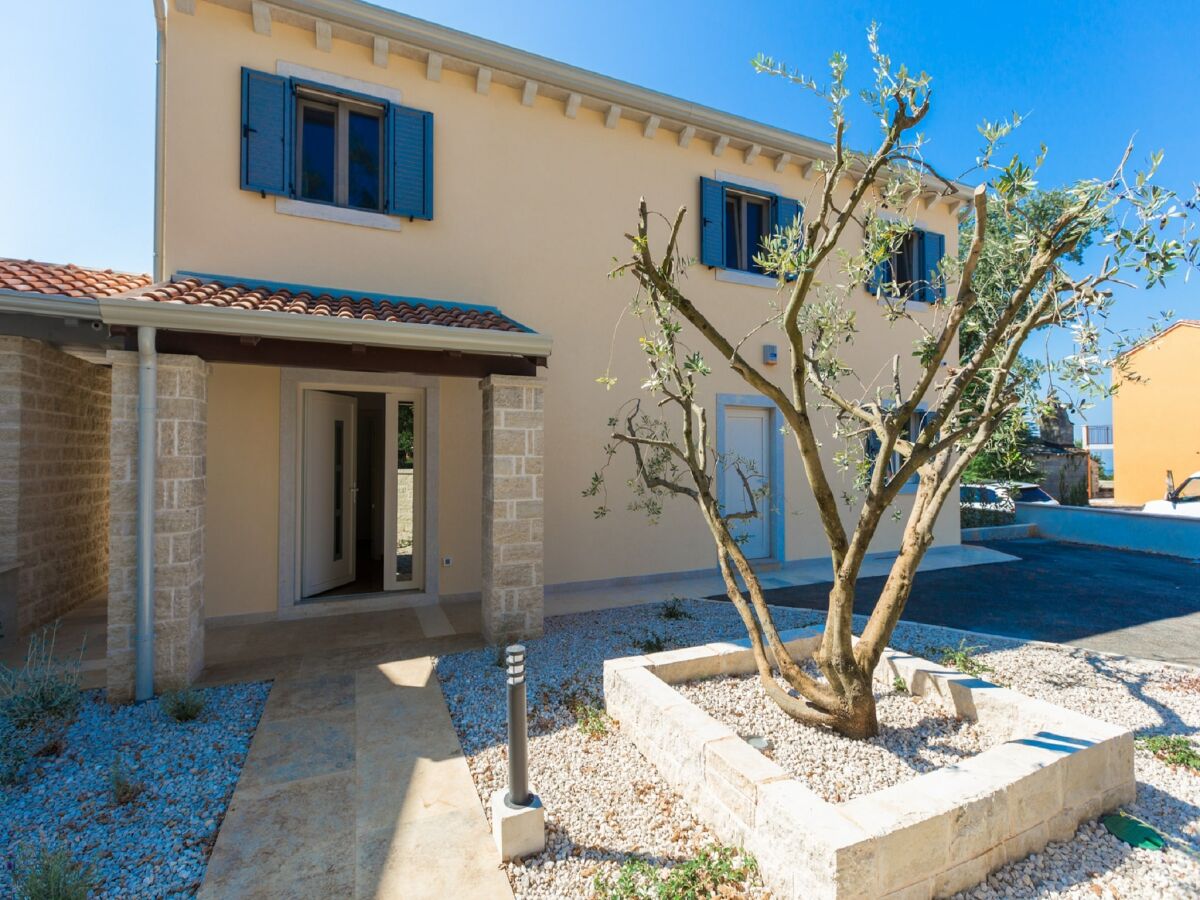 Villa Villa in Deklici mit Infinity-Pool & Meerblick - Outdoor photo 2