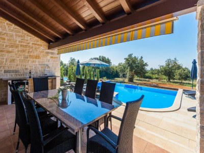 Villa Villa in Deklici mit Infinity-Pool & Meerblick in Labinci - Villa