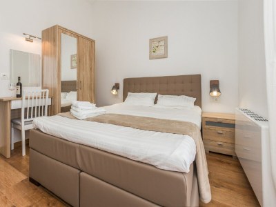 Villa Villa in Deklici mit Infinity-Pool & Meerblick - Features photo 13