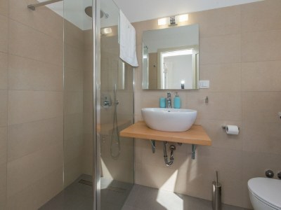 Villa Villa in Deklici mit Infinity-Pool & Meerblick - Features photo 20