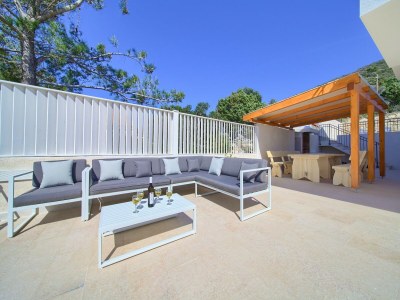 Villa Villa in Cres with Sea Views & Pool - Outdoor photo 8