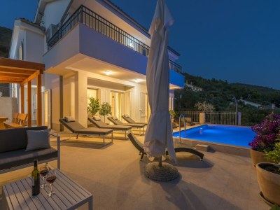 Villa Villa in Cres with Sea Views & Pool - Outdoor photo 9
